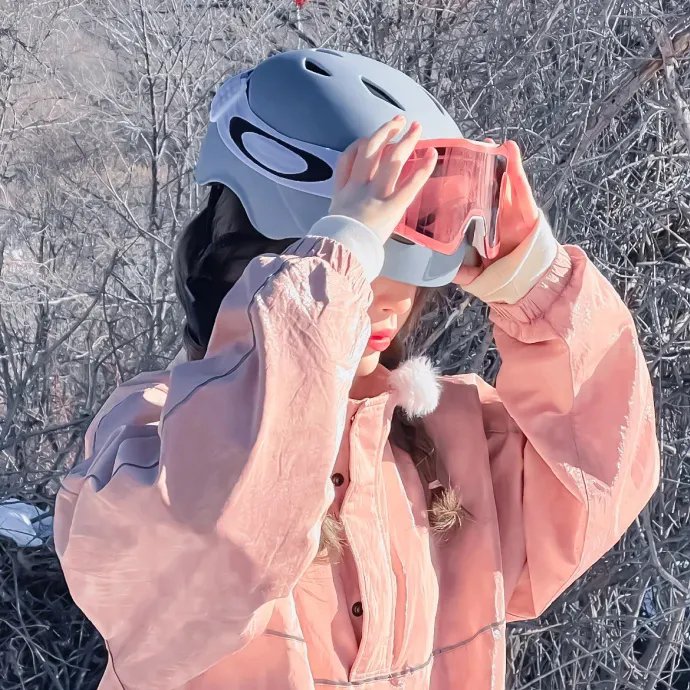 昂首挺胸在线观看封面